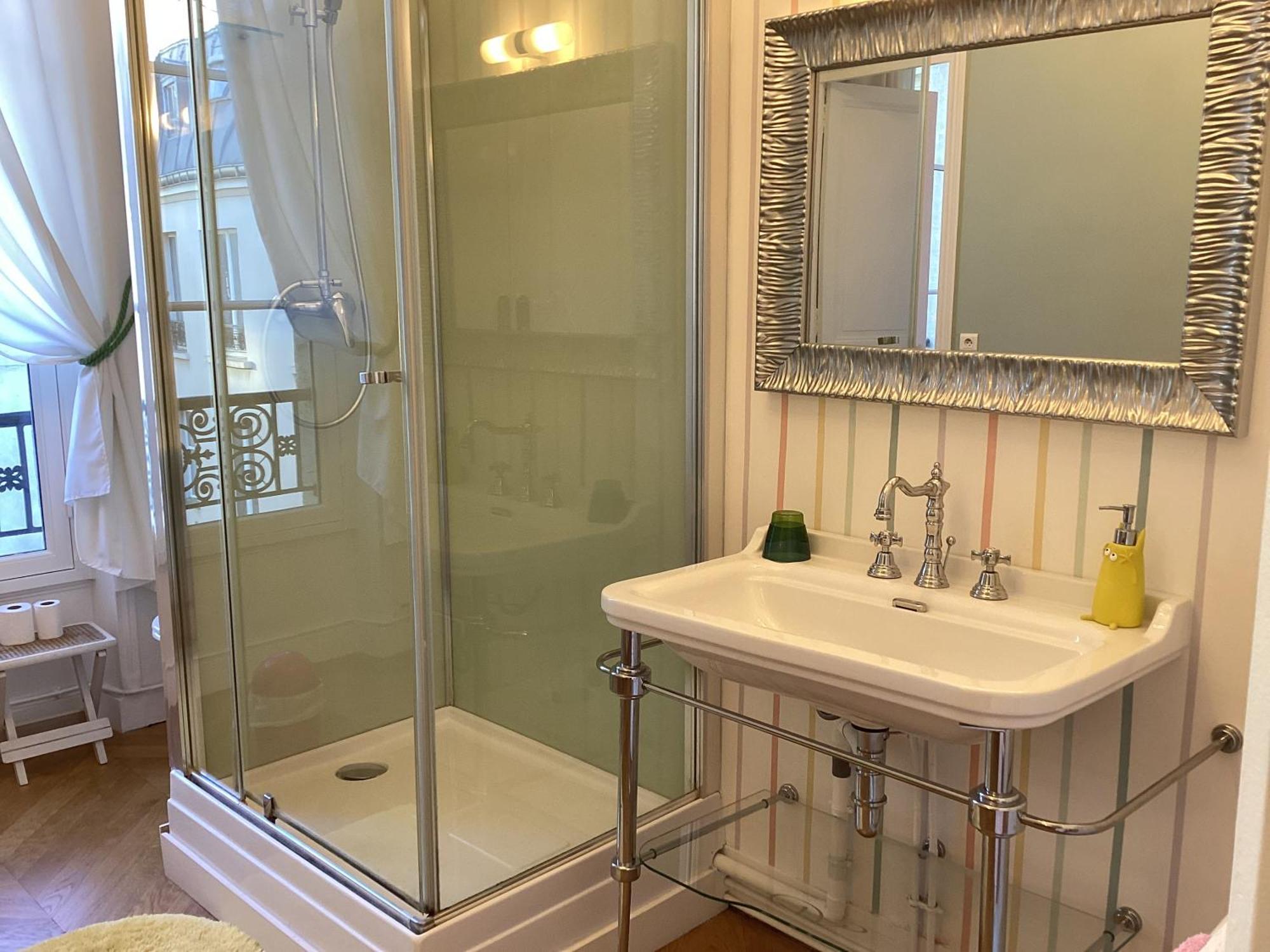 Bed And Breakfast Paris Quartier Champs-Elysees Bagian luar foto